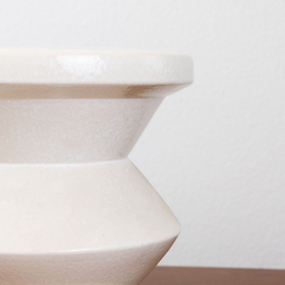 Plant Stand - White ceramic